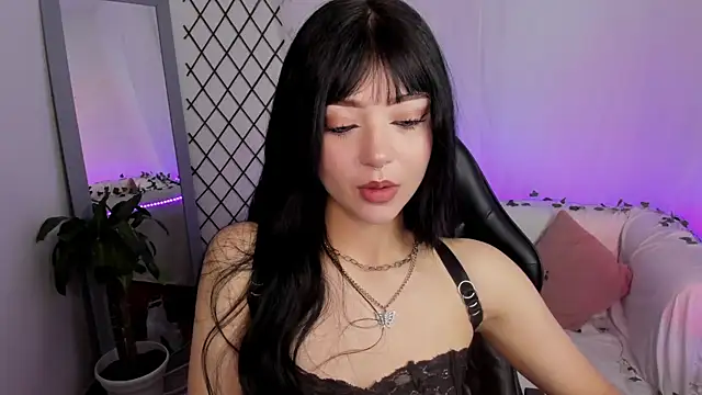 Snapshot of _mia_collins_b_ chatting on 05-14-26, 11:00 mia collins b online show from 05-14-26, 11:00