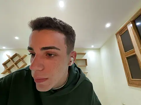 Cristian Delgado online show from 12-15-24, 07:46