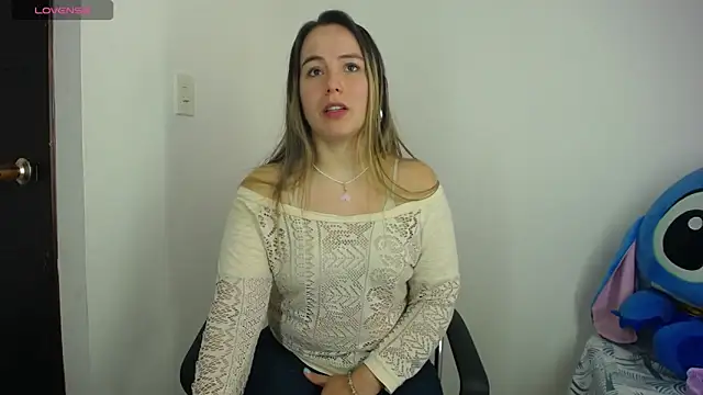 Snapshot of LauraSofia_Cam chatting on 04-11-26, 07:51 LauraSofia Cam online show from 04-11-26, 07:51