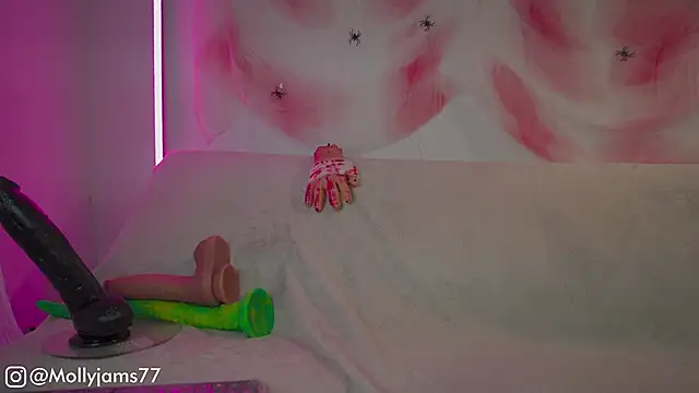 MollyJams-77 online show from 10-24-25, 12:52