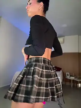 Lianh Benett online show from 12-04-24, 04:43