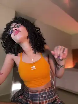 Lianh Benett online show from 01-08-25, 05:59