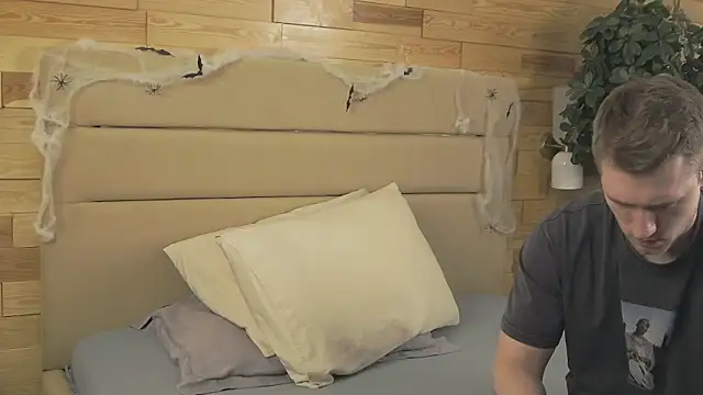 EthanPinkman online show from 10-23-25, 04:23