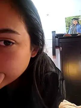 littlemelii online show from 12-29-24, 04:48