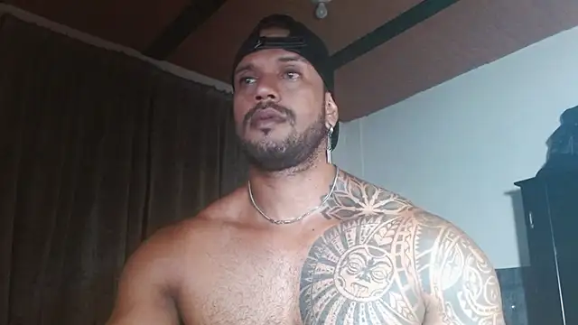 Snapshot of manolofitt chatting on 05-20-26, 12:28 manolofitt online show from 05-20-26, 12:28