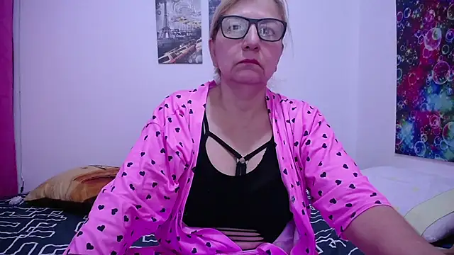 Snapshot of razzisweet chatting on 02-06-25, 12:16 razzisweet online show from 02-06-25, 12:16