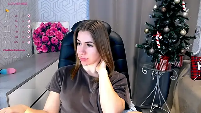 Snapshot of Naughty__Megan chatting on 01-21-25, 09:03 Naughty Megan online show from 01-21-25, 09:03