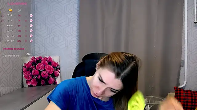 Snapshot of Naughty__Megan chatting on 01-27-25, 04:52 Naughty Megan online show from 01-27-25, 04:52