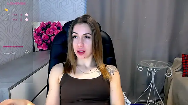 Snapshot of Naughty__Megan chatting on 02-18-25, 04:05 Naughty Megan online show from 02-18-25, 04:05