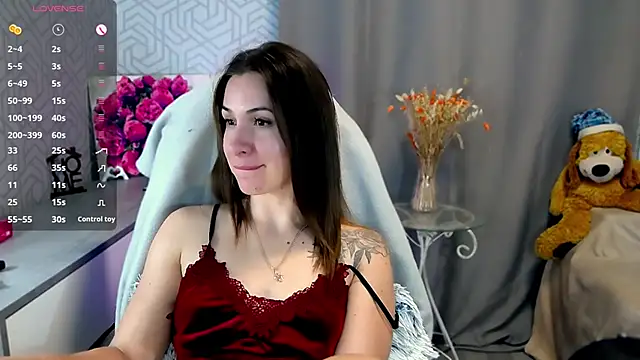 Snapshot of Naughty__Megan chatting on 09-13-25, 04:18 Naughty Megan online show from 09-13-25, 04:18