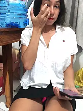 Snapshot of 2HotAsain4u chatting on 12-29-24, 11:29 2HotAsain4u online show from 12-29-24, 11:29