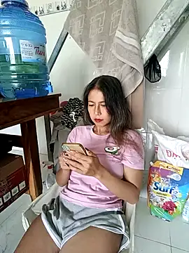 Snapshot of 2HotAsain4u chatting on 02-15-25, 01:21 2HotAsain4u online show from 02-15-25, 01:21