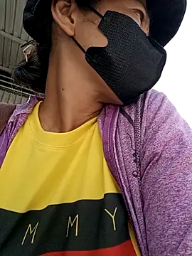 Snapshot of 2HotAsain4u chatting on 03-05-25, 03:51 2HotAsain4u online show from 03-05-25, 03:51