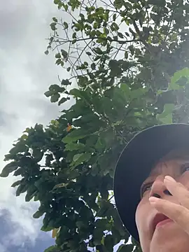 Snapshot of 2HotAsain4u chatting on 10-26-25, 05:13 2HotAsain4u online show from 10-26-25, 05:13