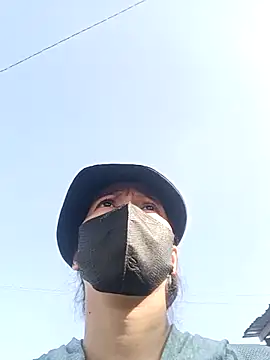 Snapshot of 2HotAsain4u chatting on 11-27-25, 01:40 2HotAsain4u online show from 11-27-25, 01:40