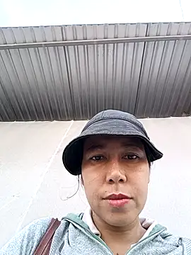 Snapshot of 2HotAsain4u chatting on 12-16-25, 01:43 2HotAsain4u online show from 12-16-25, 01:43