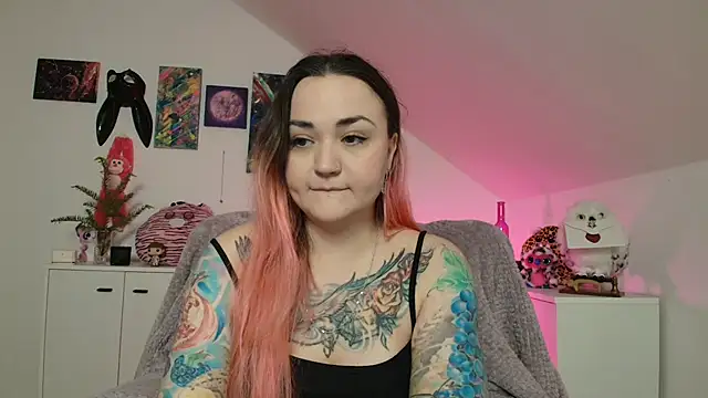 PinkHurricaneOfficial online show from 04-14-26, 12:00