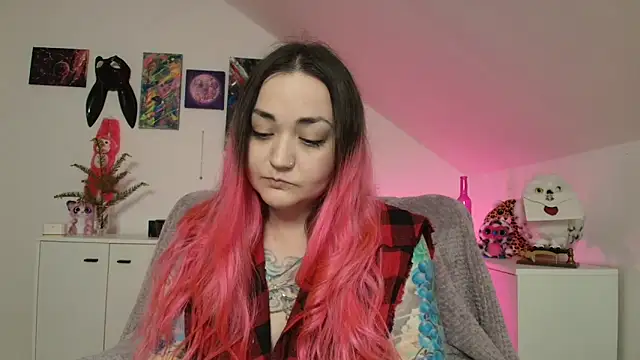 PinkHurricaneOfficial online show from 04-15-26, 12:23