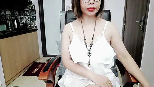 Miu-Le online show from 10-15-25, 09:26