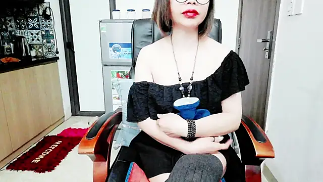 Miu-Le online show from 11-21-25, 06:39