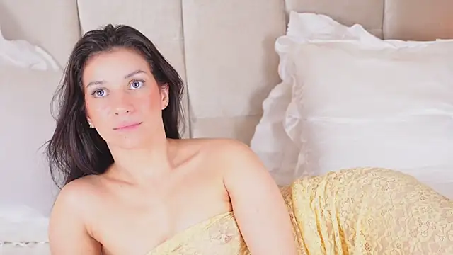 Snapshot of KiraKayleigh1 chatting on 02-24-25, 07:41 KiraKayleigh1 online show from 02-24-25, 07:41