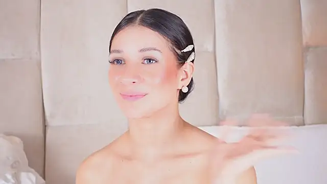 Snapshot of KiraKayleigh1 chatting on 03-11-25, 09:48 KiraKayleigh1 online show from 03-11-25, 09:48