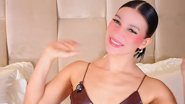 Snapshot of KiraKayleigh1 chatting on 09-20-25, 11:50 KiraKayleigh1 online show from 09-20-25, 11:50