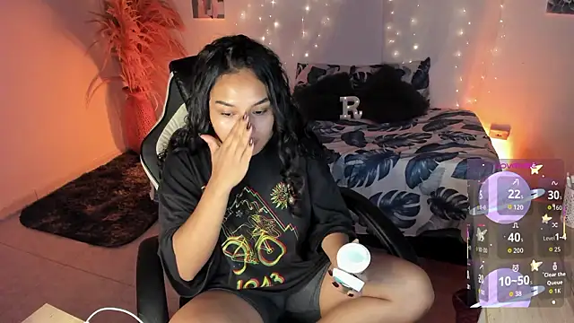 Snapshot of Riana_Kean chatting on 02-10-26, 01:32 Riana Kean online show from 02-10-26, 01:32