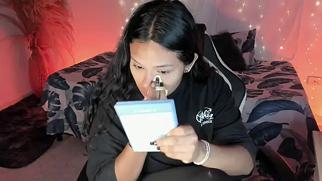 Riana Kean online show from 03-26-26, 02:06