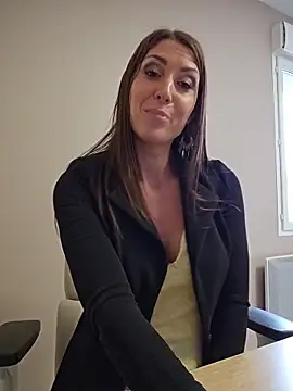 Snapshot of Lib_ertine32 chatting on 04-10-26, 10:09 Lib ertine32 online show from 04-10-26, 10:09