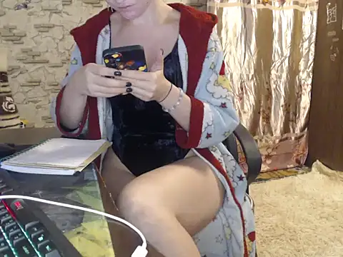  Kitti  online show from 12-13-24, 03:38