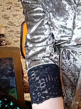  Kitti  online show from 12-21-24, 05:51