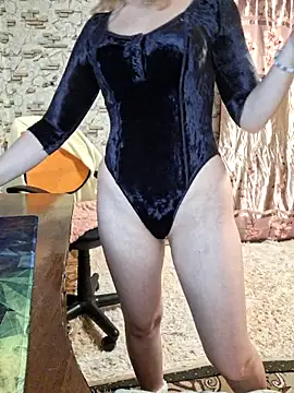  Kitti  online show from 12-22-24, 06:04