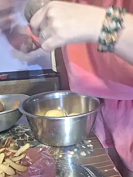  Kitti  online show from 11-18-25, 03:38