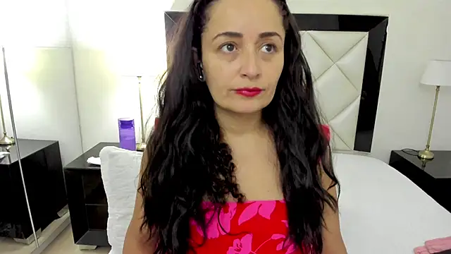  luna  sweet  online show from 02-13-25, 03:39