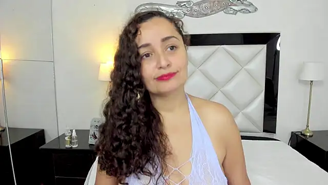  luna  sweet  online show from 03-05-25, 01:52