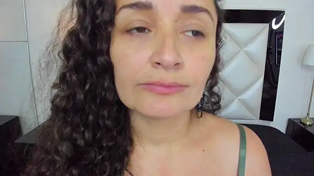  luna  sweet  online show from 03-15-25, 07:09