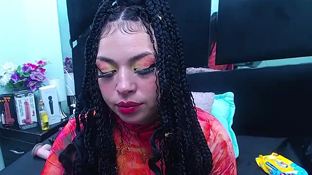 Snapshot of Cocoo_Nuth chatting on 01-05-25, 03:11 Cocoo Nuth online show from 01-05-25, 03:11