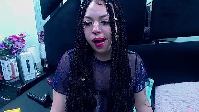 Snapshot of Cocoo_Nuth chatting on 01-05-25, 10:21 Cocoo Nuth online show from 01-05-25, 10:21