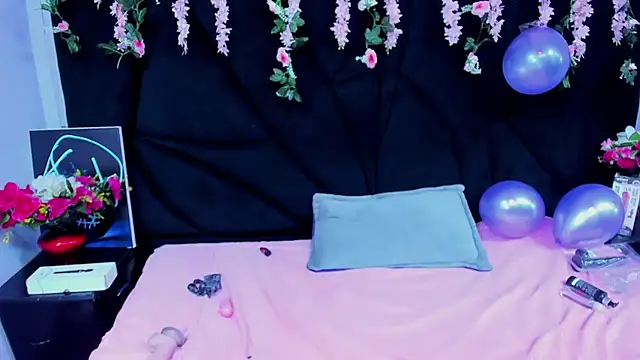 Snapshot of Cocoo_Nuth chatting on 02-08-25, 06:43 Cocoo Nuth online show from 02-08-25, 06:43