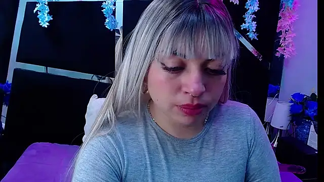 Snapshot of Cocoo_Nuth chatting on 02-22-25, 03:23 Cocoo Nuth online show from 02-22-25, 03:23