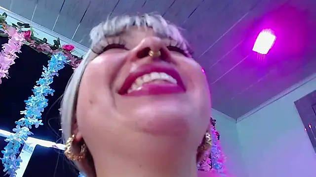 Snapshot of Cocoo_Nuth chatting on 03-23-25, 05:43 Cocoo Nuth online show from 03-23-25, 05:43