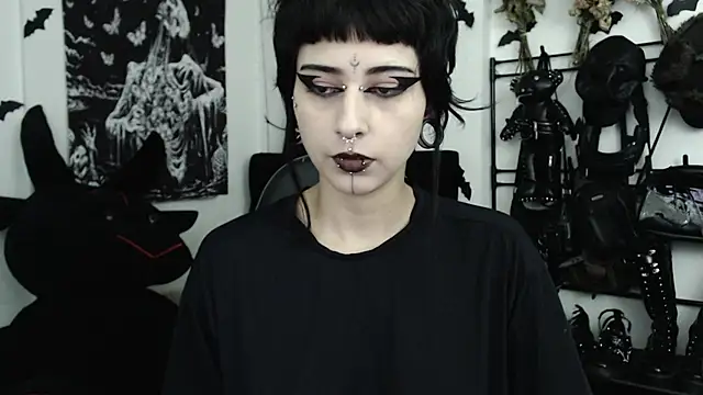 n0sferatus   online show from 07-25-26, 03:48