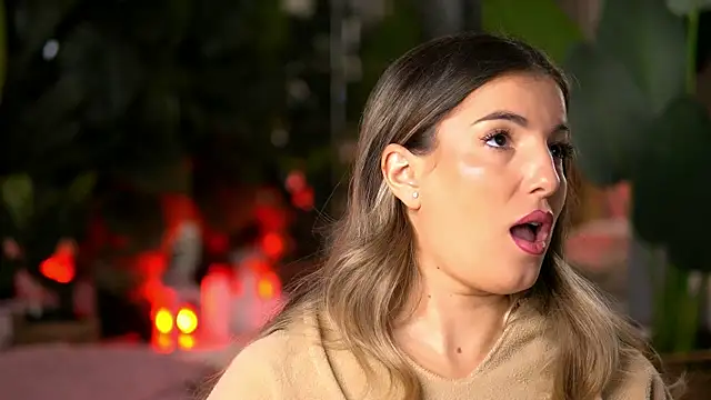 Snapshot of KellyMathews chatting on 01-12-26, 01:11 KellyMathews online show from 01-12-26, 01:11