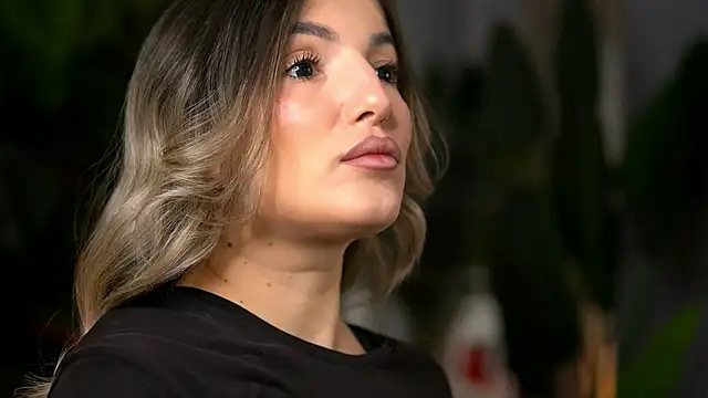 Snapshot of KellyMathews chatting on 02-27-26, 02:55 KellyMathews online show from 02-27-26, 02:55