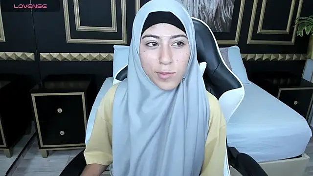 chaymae nah  online show from 12-17-24, 12:43