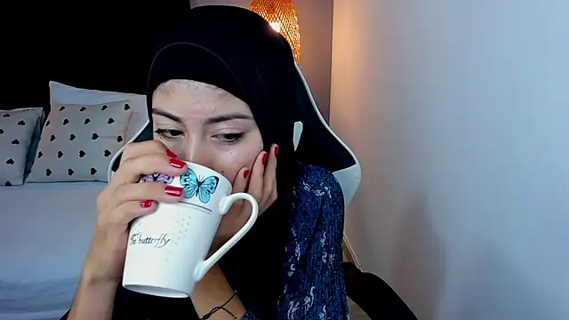 chaymae nah  online show from 12-19-24, 11:25