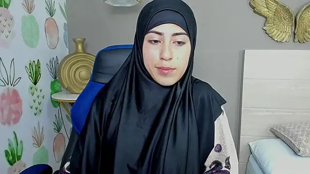 chaymae nah  online show from 01-15-25, 02:17