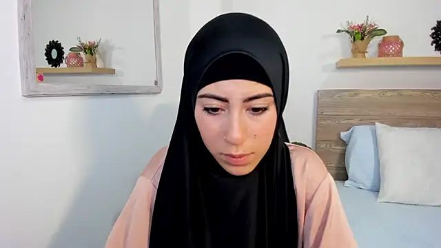 chaymae nah  online show from 01-18-25, 03:49