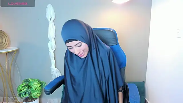 chaymae nah  online show from 02-05-25, 12:38